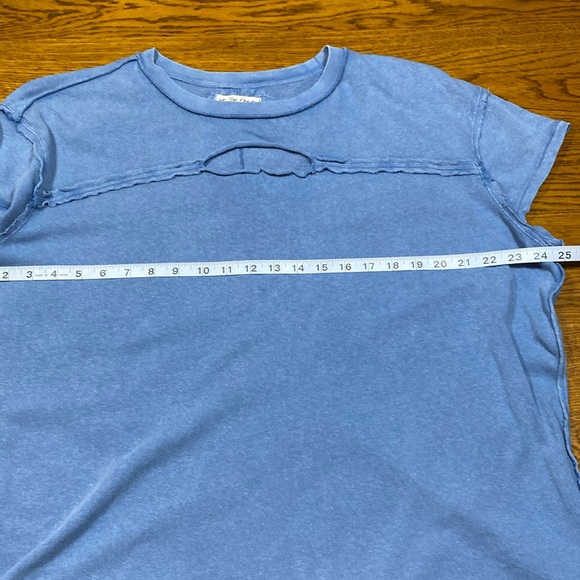 We The Free T Shirt Size Small Blue Oversized Loose Fit Exposed Seams - Picture 4 of 8